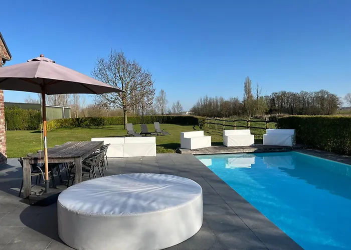 Maison Mystique